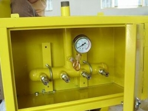 气体工位分配箱2