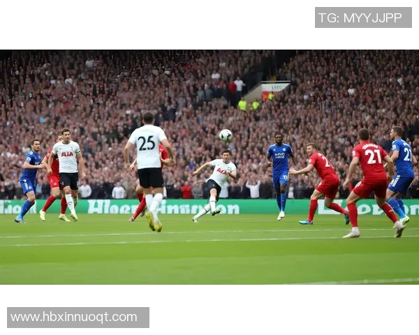 我的足球明星男友带我走进绿茵场的浪漫与激情生活