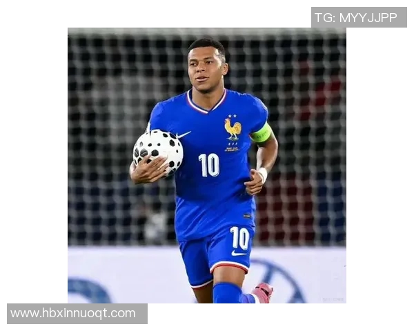 足球明星Q版手办的魅力与收藏价值探秘，带你领略球场外的可爱风采